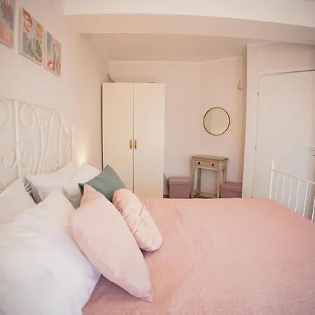 アパート Valentini's Uptown Flat *